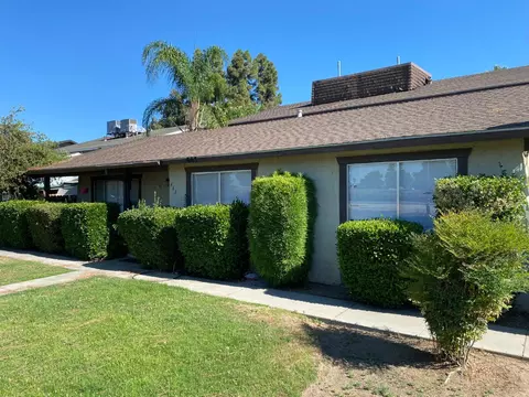 663 W Ashlan Ave, Clovis, CA 93612 photo 1