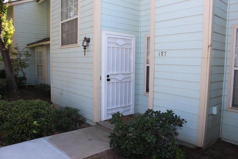 177 W Pilgrim Ln, Clovis, CA 93612 photo 1