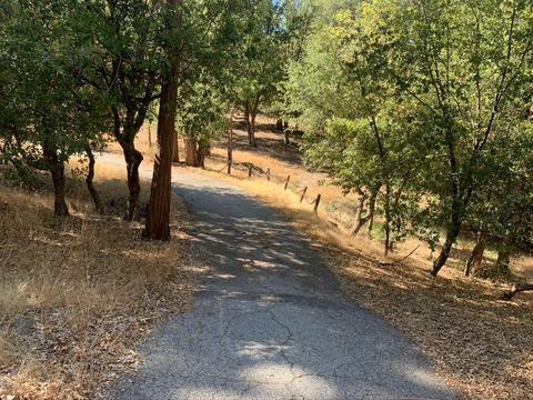 39417 W Summit Dr, Oakhurst, CA 93644 photo 1