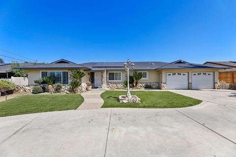 720 E Adams Ave, Fowler, CA 93625 photo 1