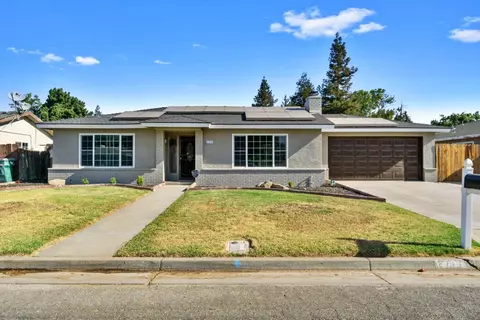 2713 Holiday Way, Madera, CA 93637 photo 1