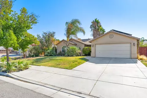 732 Crescent Ct, Lemoore, CA 93245 photo 1