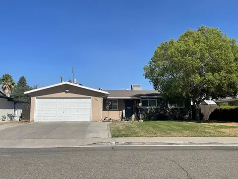 398 S 2nd St, Kerman, CA 93630 photo 1