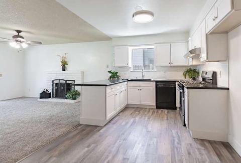 907 Miami Ave, Clovis, CA 93611 photo 1