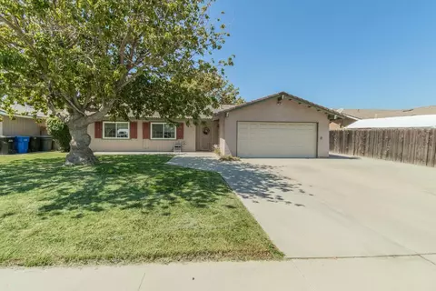 1185 Myrtle Pl, Lemoore, CA 93245 photo 1