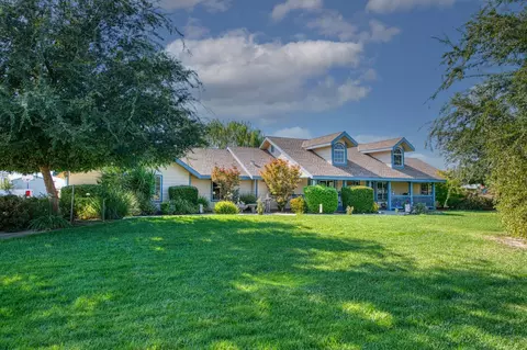 21088 Forest Glen Dr, Madera, CA 93638 photo 1