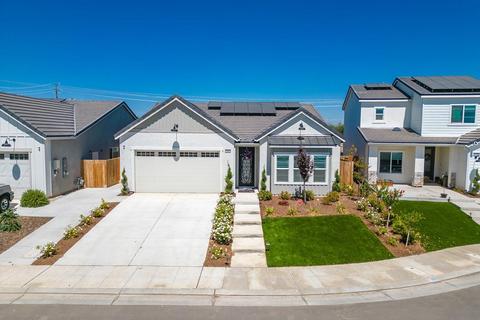 529 Wishon Ave W, Madera, CA 93636 photo 1