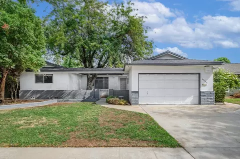 6580 N 7th St, Fresno, CA 93710