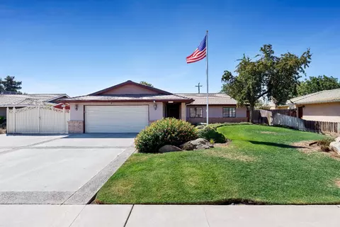 525 Ash St, Lemoore, CA 93245 photo 1