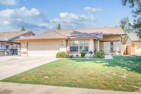 1802 E Sequoia Ave, Visalia, CA 93292 photo 1