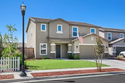 563 9th St, Sanger, CA 93657 photo 1