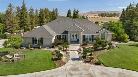 5748 E Province Ave, Clovis, CA 93619 photo 1