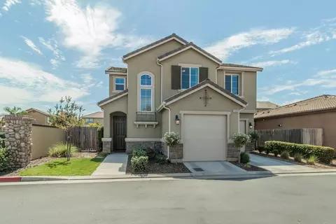 3080 Glacier Ln, Clovis, CA 93619 photo 1