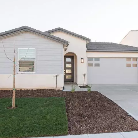 992 Spring St W, Madera, CA 93636 photo 1