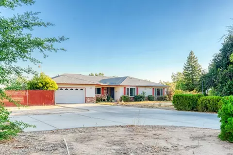 37274 Cloverleaf Ave, Madera, CA 93636 photo 1