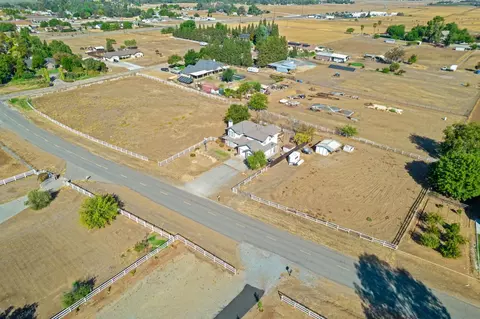 13166 E Rialto, Sanger, CA 93657 photo 1