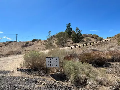 3048 Vic 47th Ste Mt, Palmdale, CA 93550