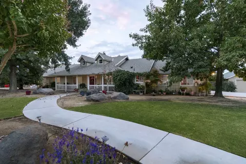 13017 Wiregrass Ln, Clovis, CA 93619 photo 1