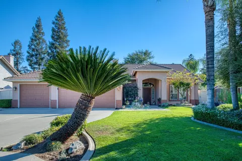 404 W Fallbrook Ave, Clovis, CA 93611 photo 1