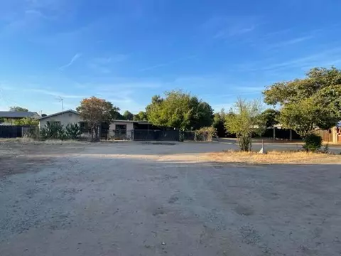 368 W Rialto Ave, Clovis, CA 93612 photo 1
