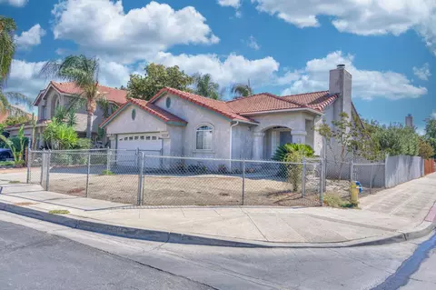 818 Ramona Ave, Clovis, CA 93612 photo 1