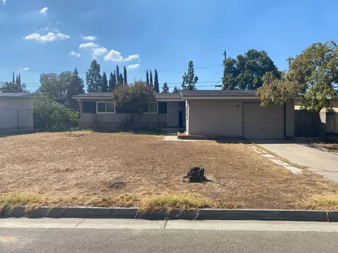 1316 Cherry Ln, Clovis, CA 93612 photo 1