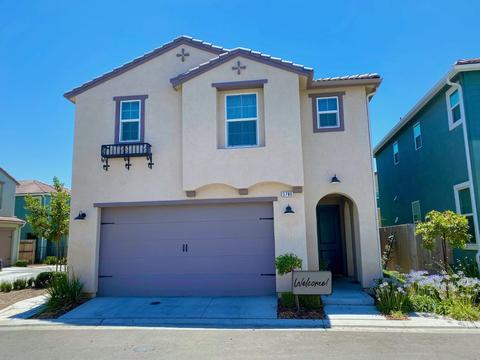 3780 Friendship Ln, Clovis, CA 93619 photo 1
