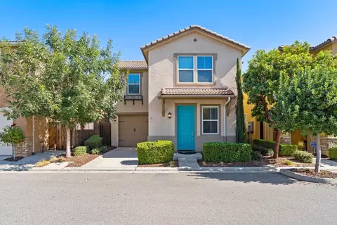 1555 N Piccadilly Ln, Clovis, CA 93619 photo 1