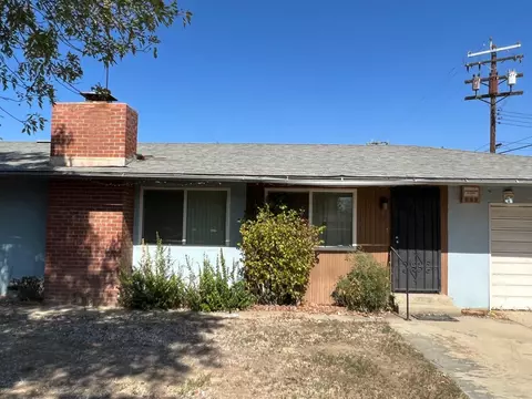 113 Maple St, Madera, CA 93637 photo 1