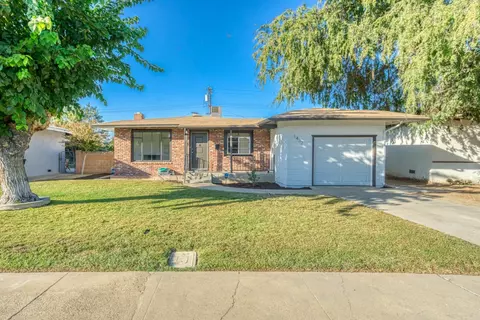 1432 Gary St, Selma, CA 93662 photo 1