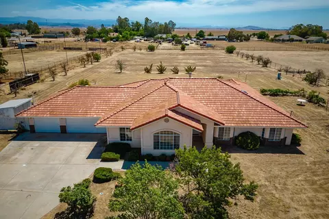 16601 La Canada, Madera, CA 93636 photo 1
