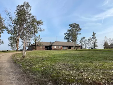19813 Claremont Rd, Madera, CA 93638 photo 1