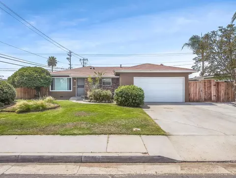 548 W Twain Ave, Clovis, CA 93612 photo 1