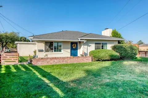 820 E Main St, Fowler, CA 93625 photo 1