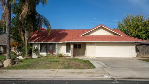 2483 Beverly Ave, Clovis, CA 93611 photo 1