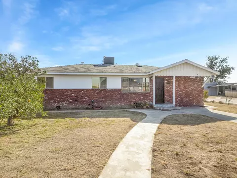 8805 E Dinuba Ave, Selma, CA 93662 photo 1