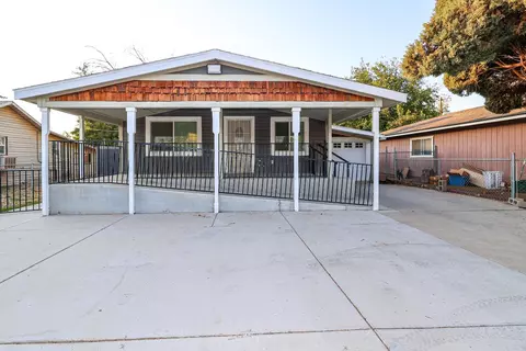 708 Riverside Ave, Chowchilla, CA 93610 photo 1