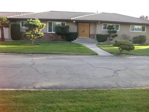7481 E Nebraska Ave, Selma, CA 93662
