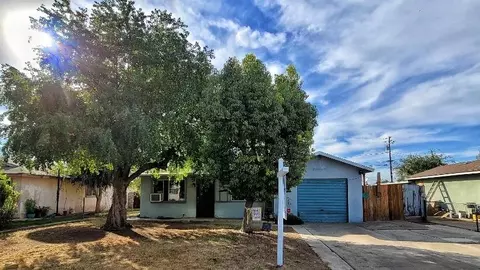 473 N Smith Ave, Dinuba, CA 93618 photo 1