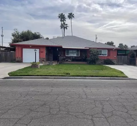 233 E Colonial Dr, Hanford, CA 93230 photo 1