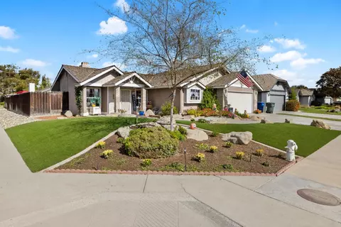 730 Encore Dr, Hanford, CA 93230 photo 1