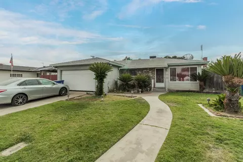 506 W Scott Ave, Clovis, CA 93612 photo 1