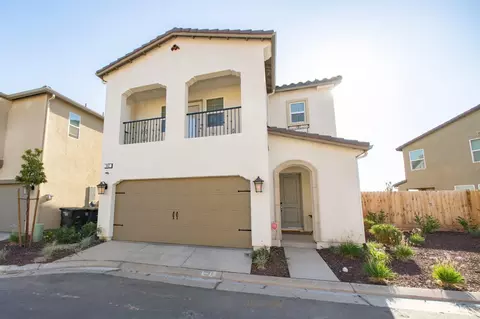 982 Moran W Rd, Madera, CA 93636 photo 1