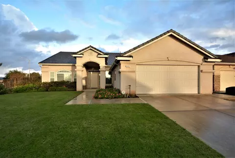 245 N Pierce Ave, Clovis, CA 93612 photo 1
