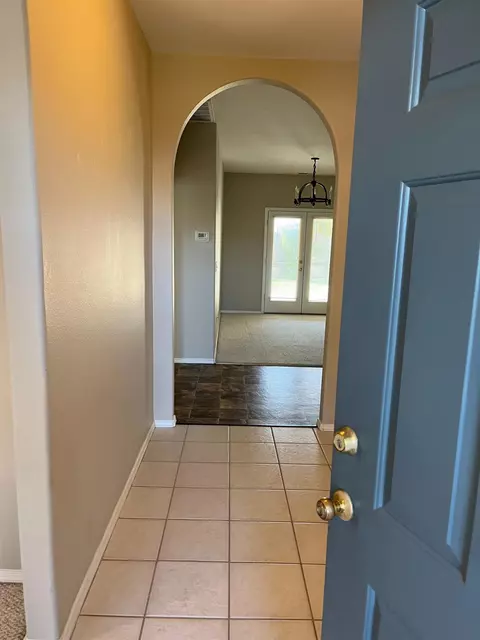 207 Aspen Ave, Fowler, CA 93625 photo 1