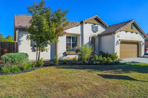 879 Hermosa Ave, Clovis, CA 93619 photo 1