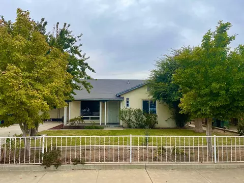 2109 6th St, Sanger, CA 93657 photo 1