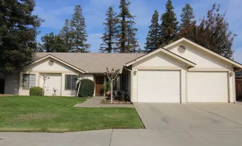 653 W Tenaya Ave, Clovis, CA 93612 photo 1
