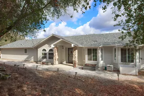 33481 River Knolls Ln, Coarsegold, CA 93614
