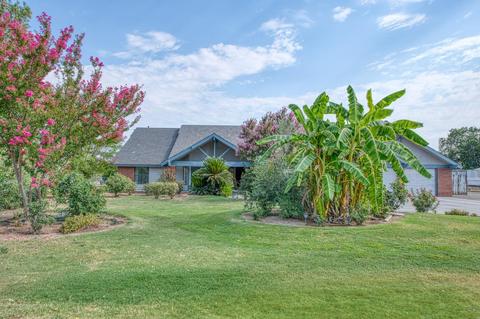 5824 E Powers Ave, Clovis, CA 93619 photo 1